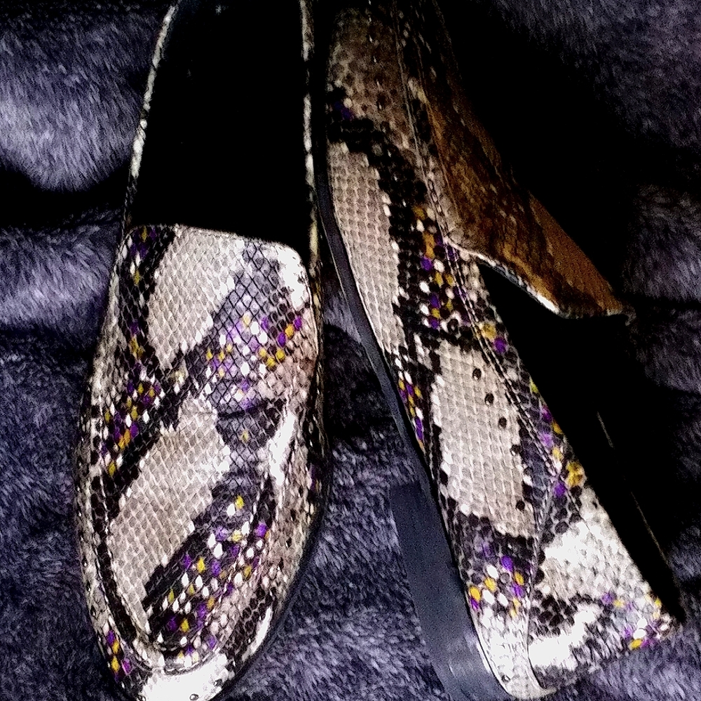 Vince Camuto Jendeya Multicolor Leather Snake Embossed Studded Slip On Loafer 8½